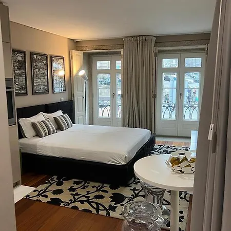 Chic & Cozy Cardosas Apartment